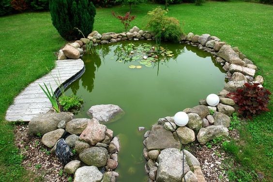 28 idées pour créer une mare naturelle dans le jardin 26