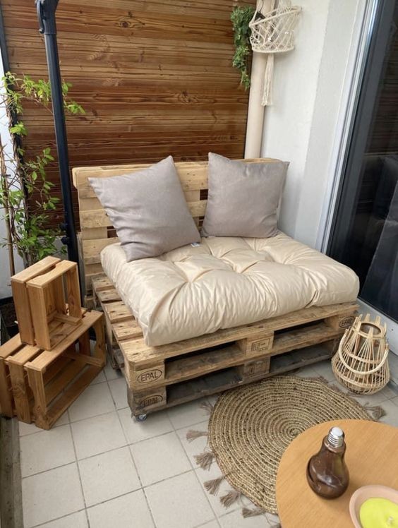 38 idées pour décorer une petite terrasse avec des palettes 21