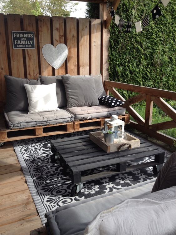 38 idées pour décorer une petite terrasse avec des palettes 25