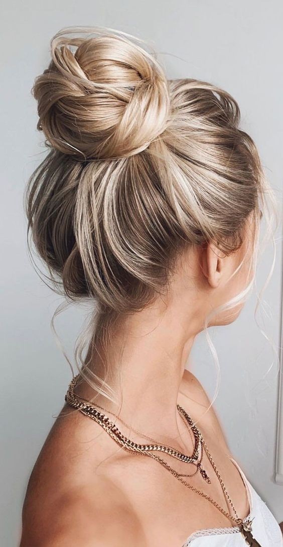 61 top idées de coiffures de chignon de mariage 50