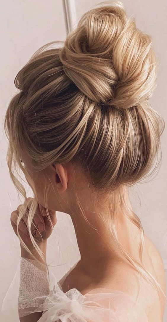 61 top idées de coiffures de chignon de mariage 7