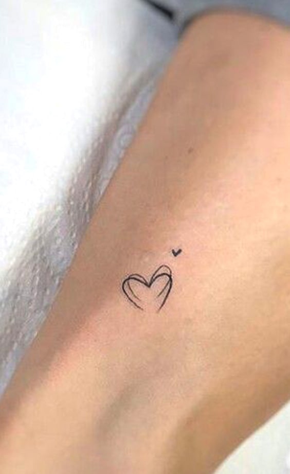 88 petits tatouages mignons et minimalistes pour femmes 13