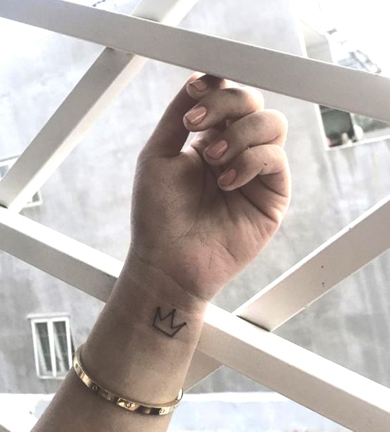 88 petits tatouages mignons et minimalistes pour femmes 22