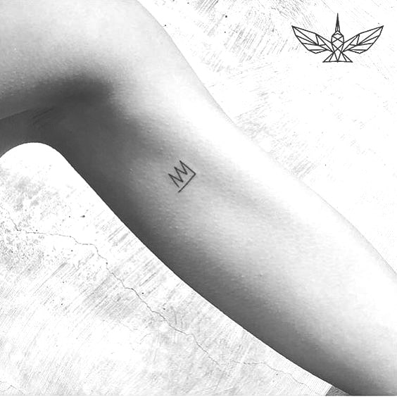 88 petits tatouages mignons et minimalistes pour femmes 23