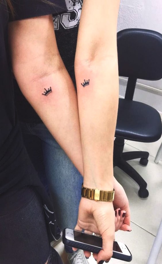 88 petits tatouages mignons et minimalistes pour femmes 27