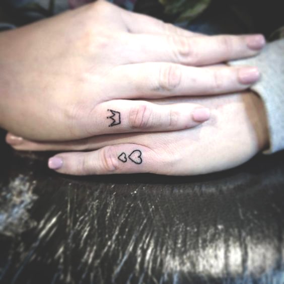 88 petits tatouages mignons et minimalistes pour femmes 29