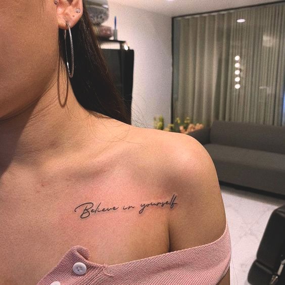 88 petits tatouages mignons et minimalistes pour femmes 43