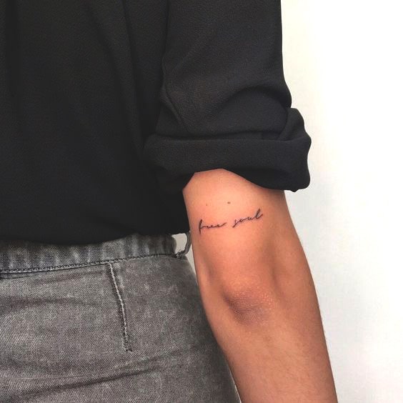 88 petits tatouages mignons et minimalistes pour femmes 44