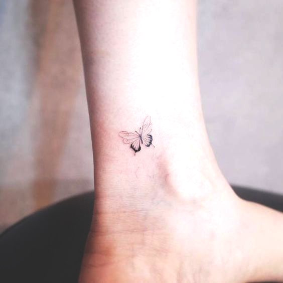 88 petits tatouages mignons et minimalistes pour femmes 58