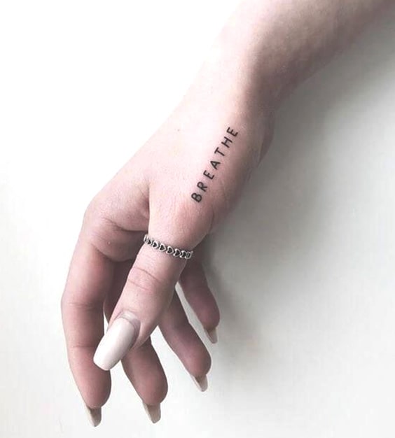 88 petits tatouages mignons et minimalistes pour femmes 78