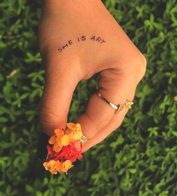 88 petits tatouages mignons et minimalistes pour femmes 83