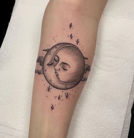 30 idées de tatouages soleil lune pour femme 20