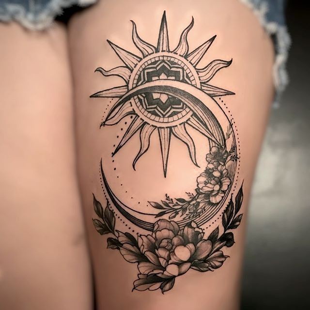 30 idées de tatouages soleil lune pour femme 23