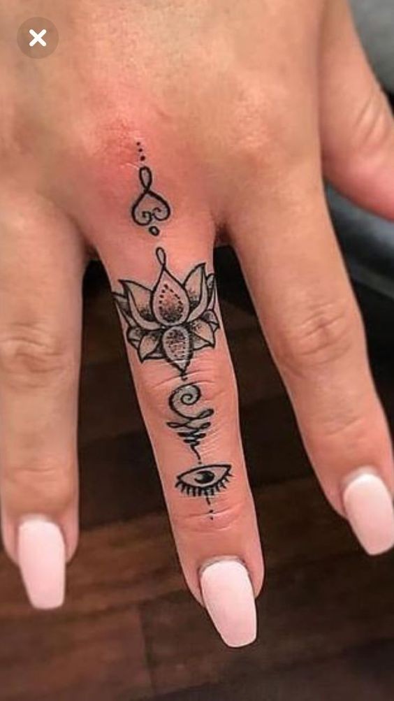 20 top idées de tatouage doigt mandala pour femme 14