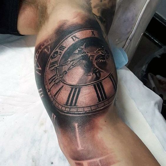 30 top idées de tatouage horloge date de naissance 21