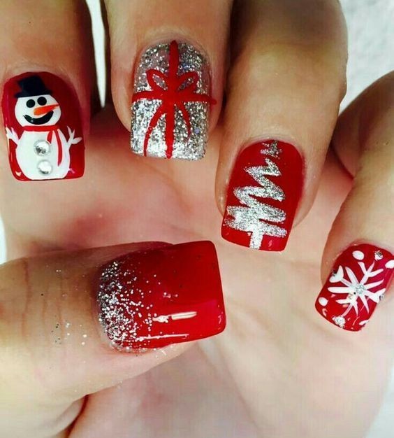 55 Nails art de Noël pour déballer vos cadeaux en beauté 8