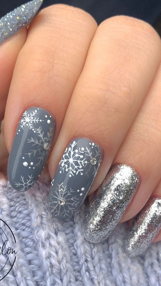 53 Nail art de Noël pour une manucure de fêtes réussie 3