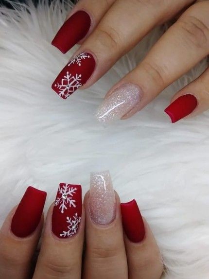 53 Nail art de Noël pour une manucure de fêtes réussie 10