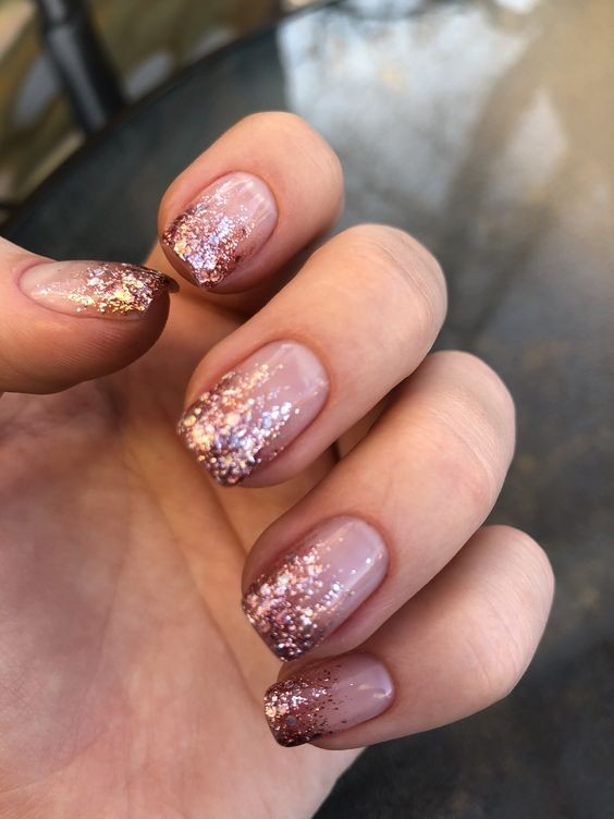 53 Nail art de Noël pour une manucure de fêtes réussie 12