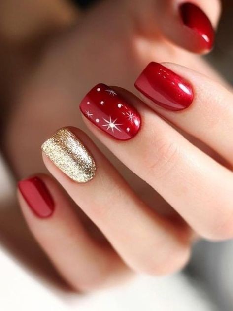 53 Nail art de Noël pour une manucure de fêtes réussie 13