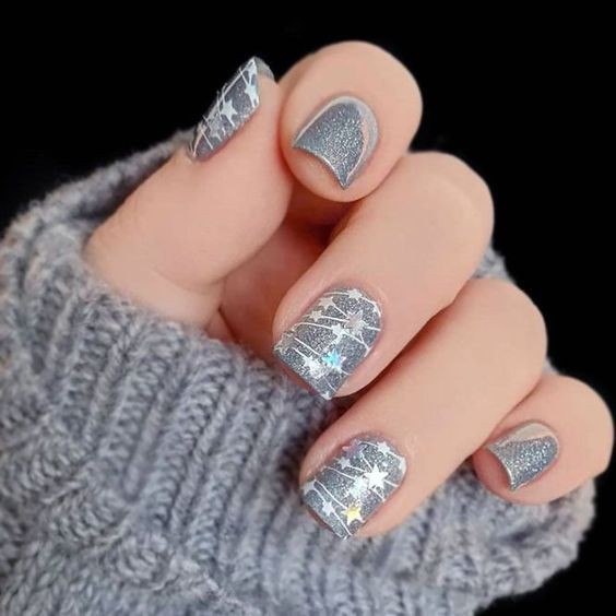 53 Nail art de Noël pour une manucure de fêtes réussie 28