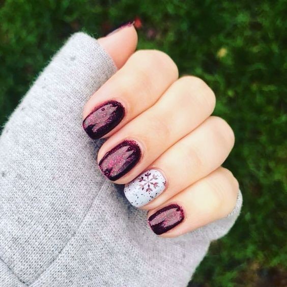 53 Nail art de Noël pour une manucure de fêtes réussie 36