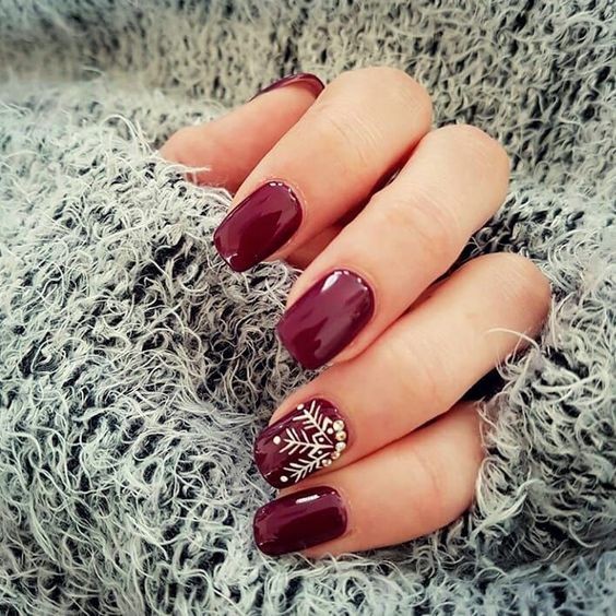 53 Nail art de Noël pour une manucure de fêtes réussie 39