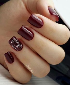 53 Nail art de Noël pour une manucure de fêtes réussie 51