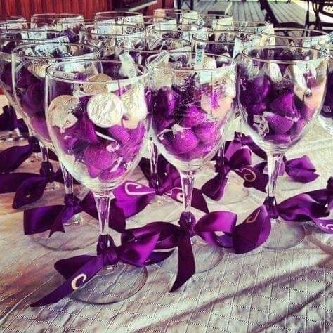 33 idées de décorations de mariage dans les tons violet 18