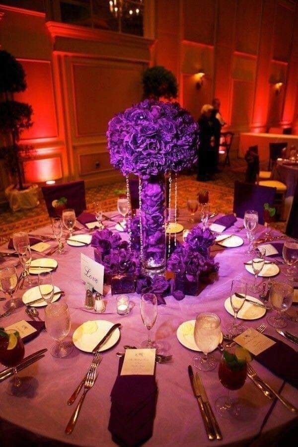 33 idées de décorations de mariage dans les tons violet 23