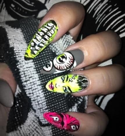 54 idées amusantes et effrayante d'ongles pour la fête d'Halloween 23