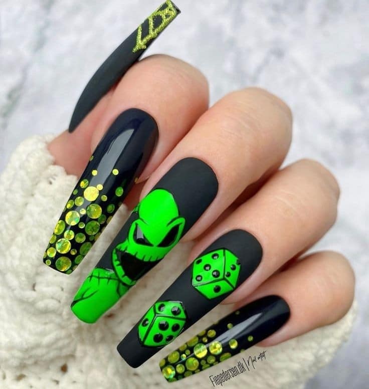 54 idées amusantes et effrayante d'ongles pour la fête d'Halloween 24