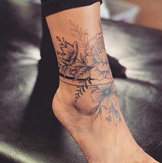 39 Tatouages chevilles à la fois discrets, délicats et sensuels 22