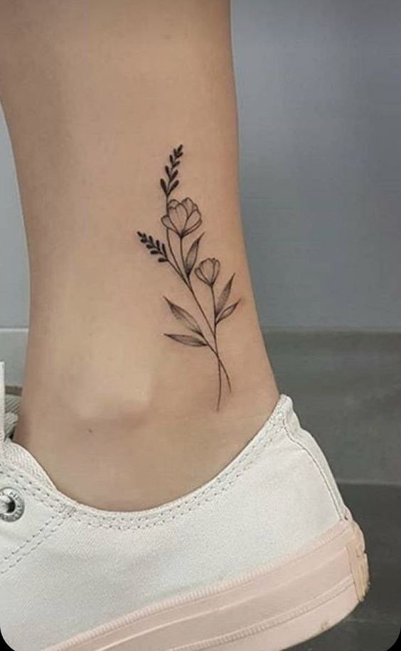 39 Tatouages chevilles à la fois discrets, délicats et sensuels 37