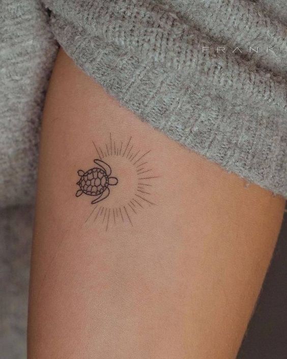 41 Petits tatouages à la fois minimalistes et discrets 25