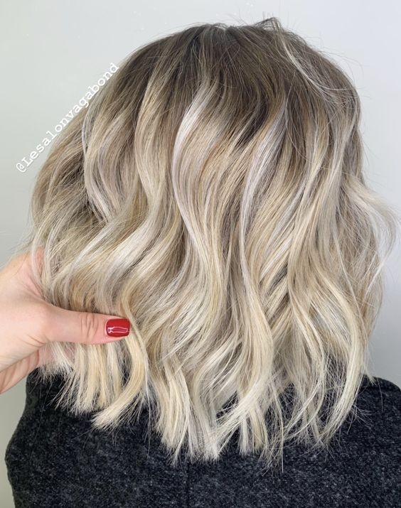 22 coupes au carré avec balayage ombre blond polaire 1