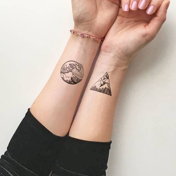 25 petits tatouages sœurs pour célébrer votre lien spécial 24