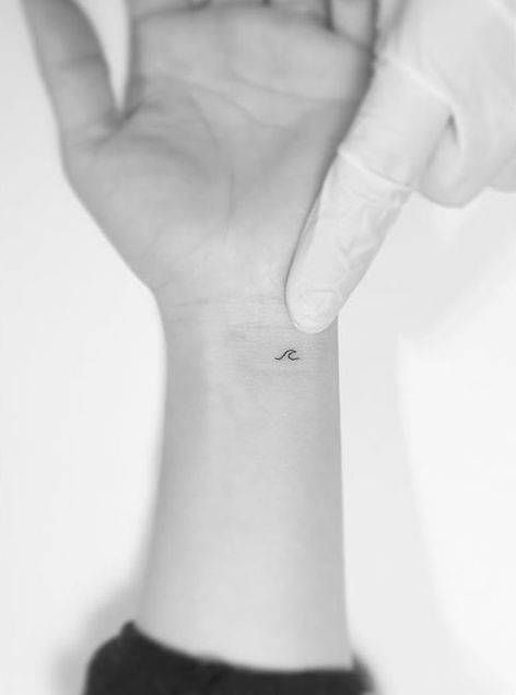 25 tatouages minimalistes à la fois élégants et discrets 16