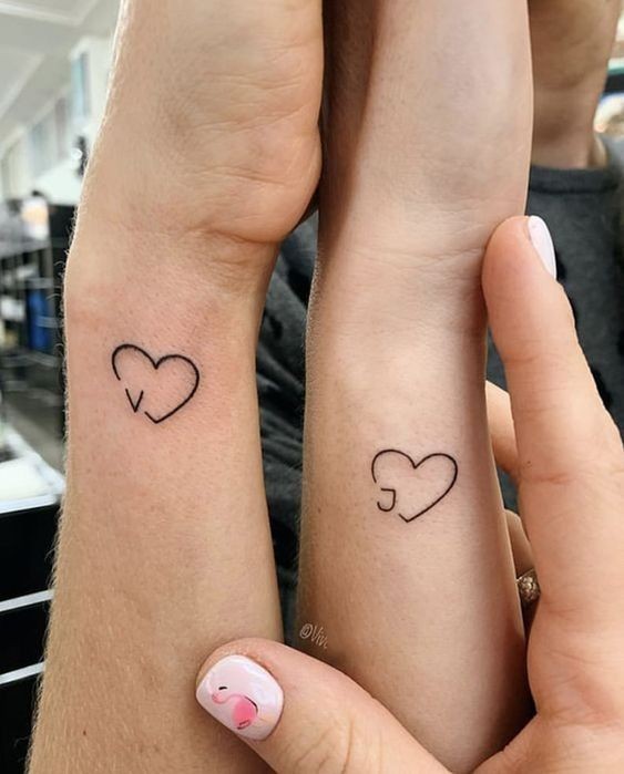 25 tatouages minimalistes à la fois élégants et discrets 20