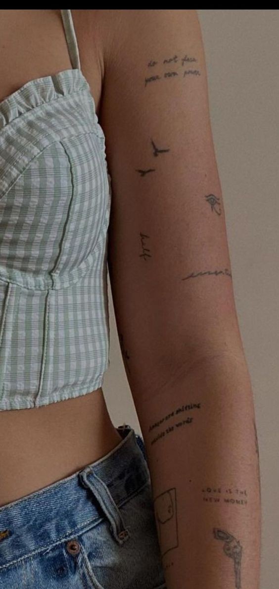 25 tatouages minimalistes à la fois élégants et discrets 11