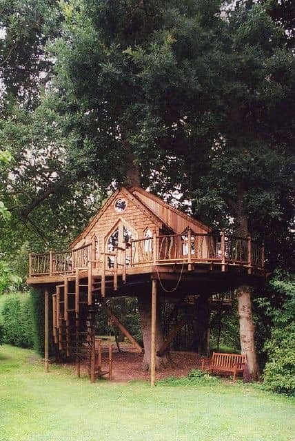 60 cabanes dans les arbres pour vivre vos rêves d'enfance 35