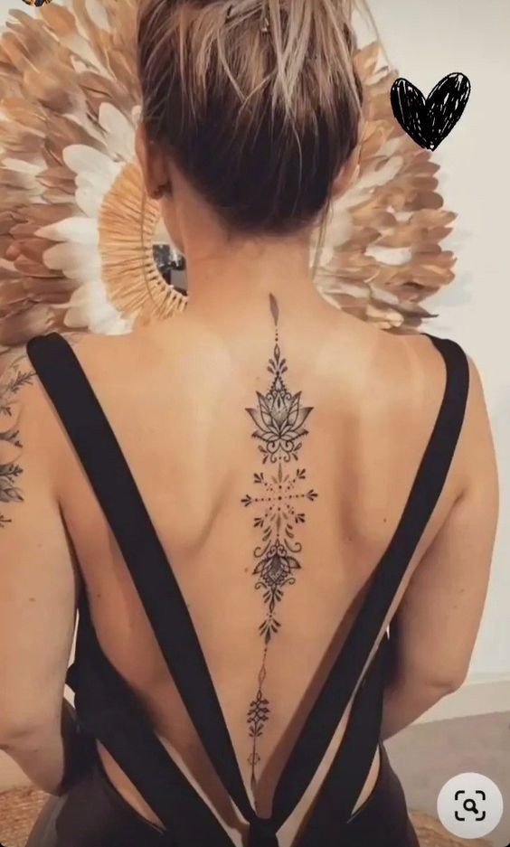 44 tatouages dos qui rendent une femme irrésistible 31