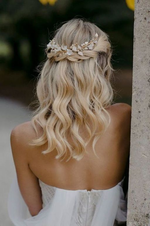 11 Coiffures de mariage pour cheveux mi-longs 2