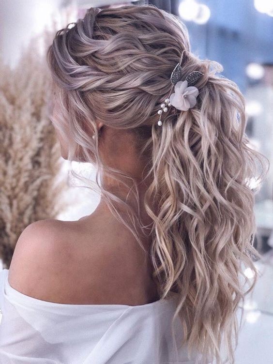 11 Coiffures de mariage pour cheveux mi-longs 4