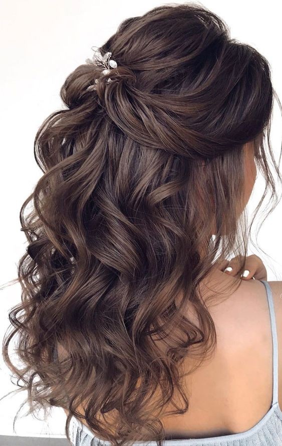 11 Coiffures de mariage pour cheveux mi-longs 8