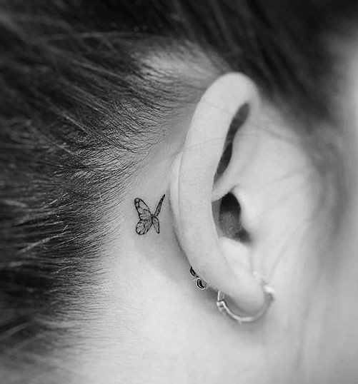 27 Beaux tatouages subtils et féminins derrière l'oreille 14