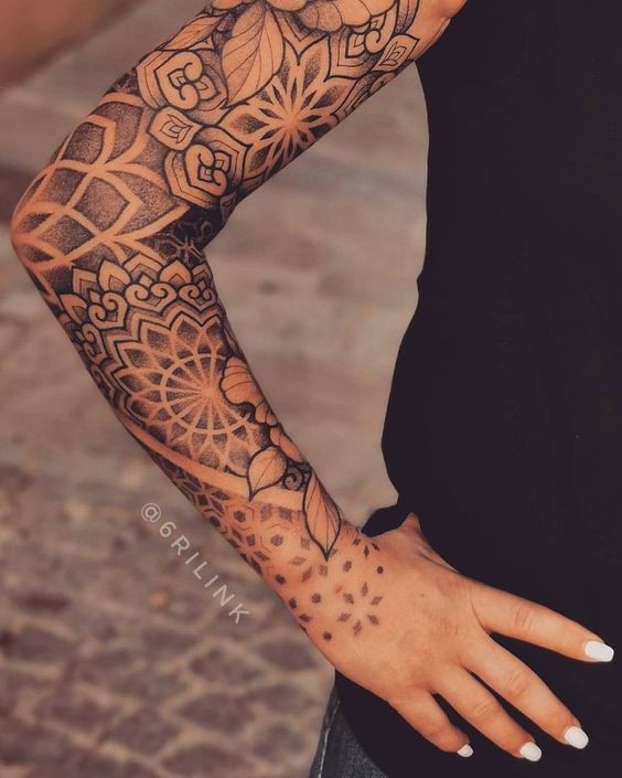 30 beaux tatouages ???mandala de bras pour femme 29