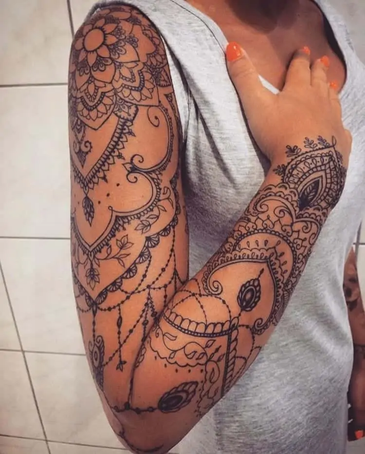 30 beaux tatouages ???mandala de bras pour femme 14