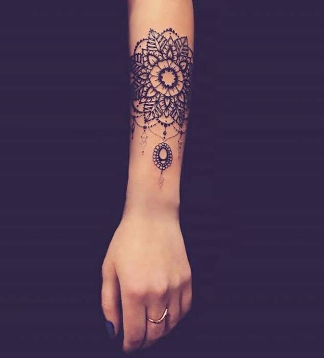 30 beaux tatouages ???mandala de bras pour femme 4