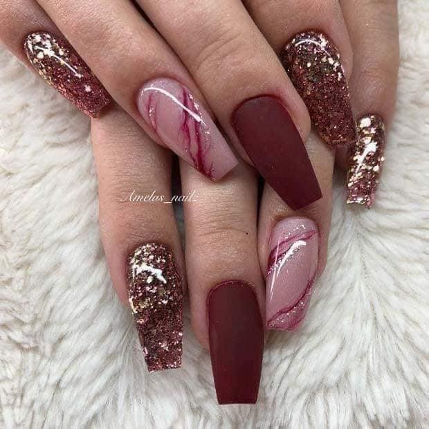 24 idées d'ongles bordeaux pour s'inspirer 6